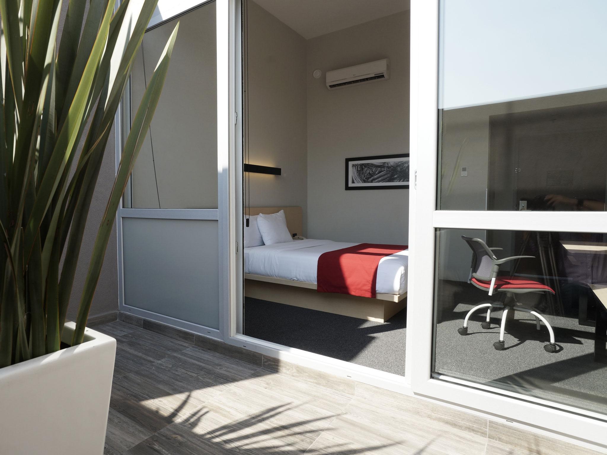 City Express Plus By Marriott Ciudad De Mexico Patio Universidad Eksteriør bilde