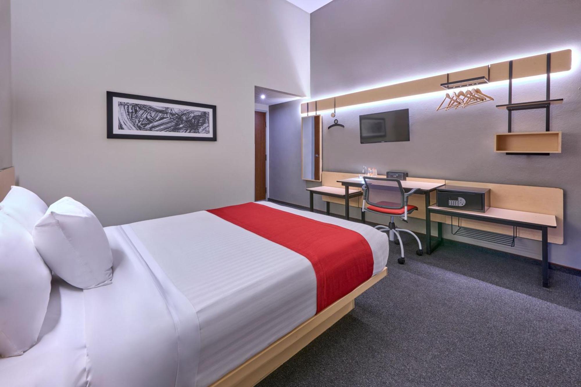 City Express Plus By Marriott Ciudad De Mexico Patio Universidad Eksteriør bilde